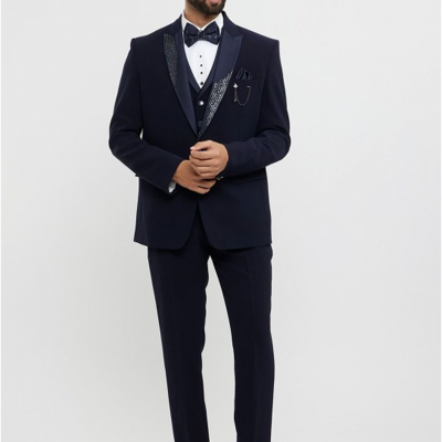 Men Embroidered Single-Breasted Suit