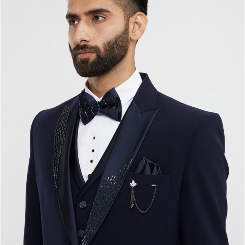 Men Embroidered Single-Breasted Suit